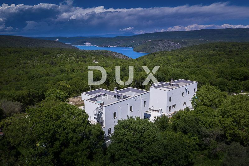 ISTRIA, RAKALJ - Bellezza paradisiaca con vista panoramica sul mare!