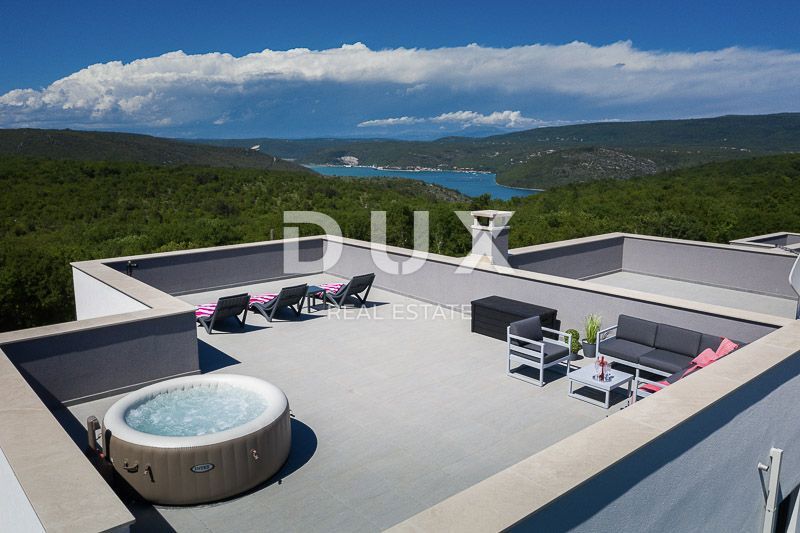 ISTRIA, RAKALJ - Bellezza paradisiaca con vista panoramica sul mare!