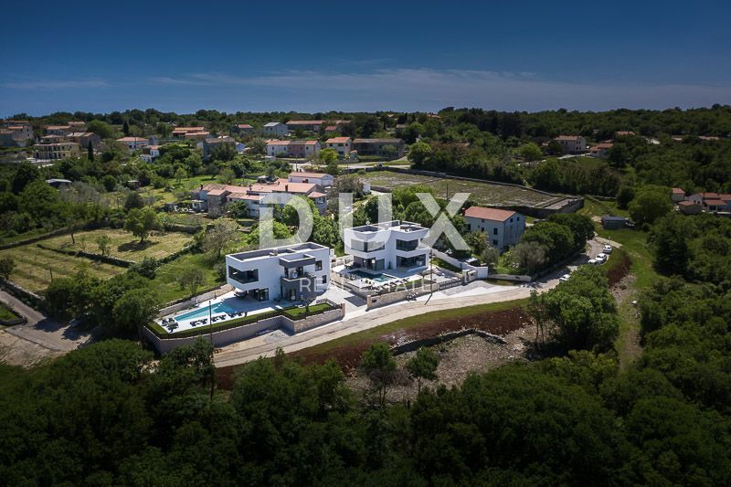 ISTRIA, RAKALJ - Bellezza paradisiaca con vista panoramica sul mare!