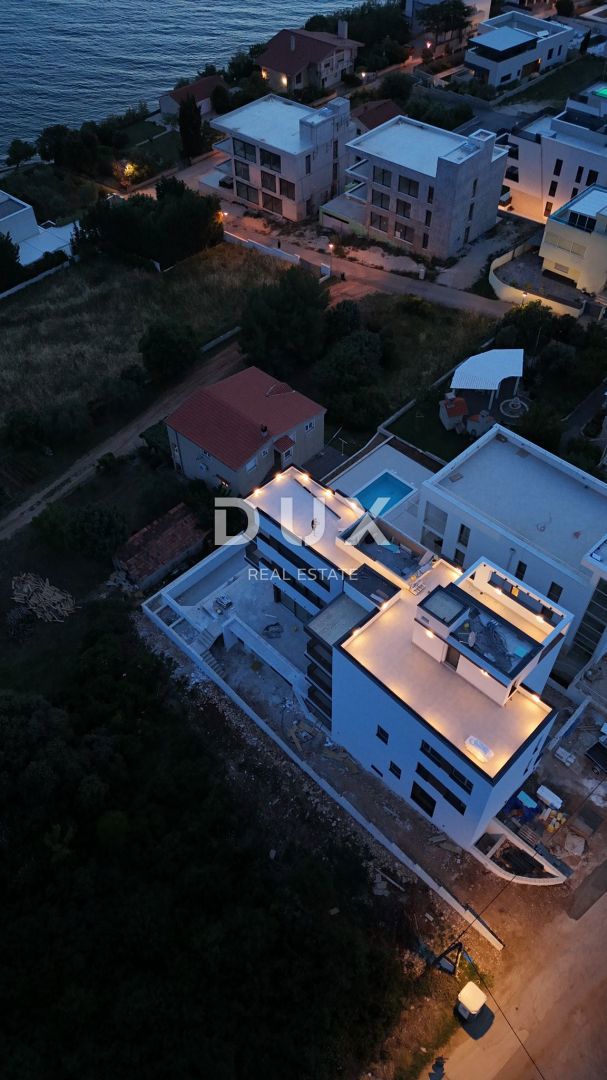 ZADAR, KOŽINO - Lussuoso appartamento a 100 metri dalla spiaggia, con piscina riscaldata e vista mare! 4 camere da letto! S1