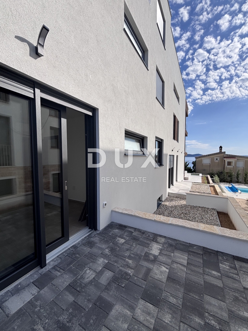 ZADAR, KOŽINO - Lussuoso appartamento a 100 metri dalla spiaggia, con piscina riscaldata e vista mare! 4 camere da letto! S1