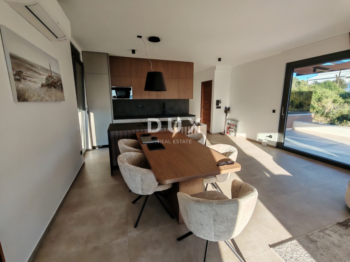 ZADAR, KOŽINO - Lussuoso appartamento a 100 metri dalla spiaggia, con piscina riscaldata e vista mare! 4 camere da letto! S1