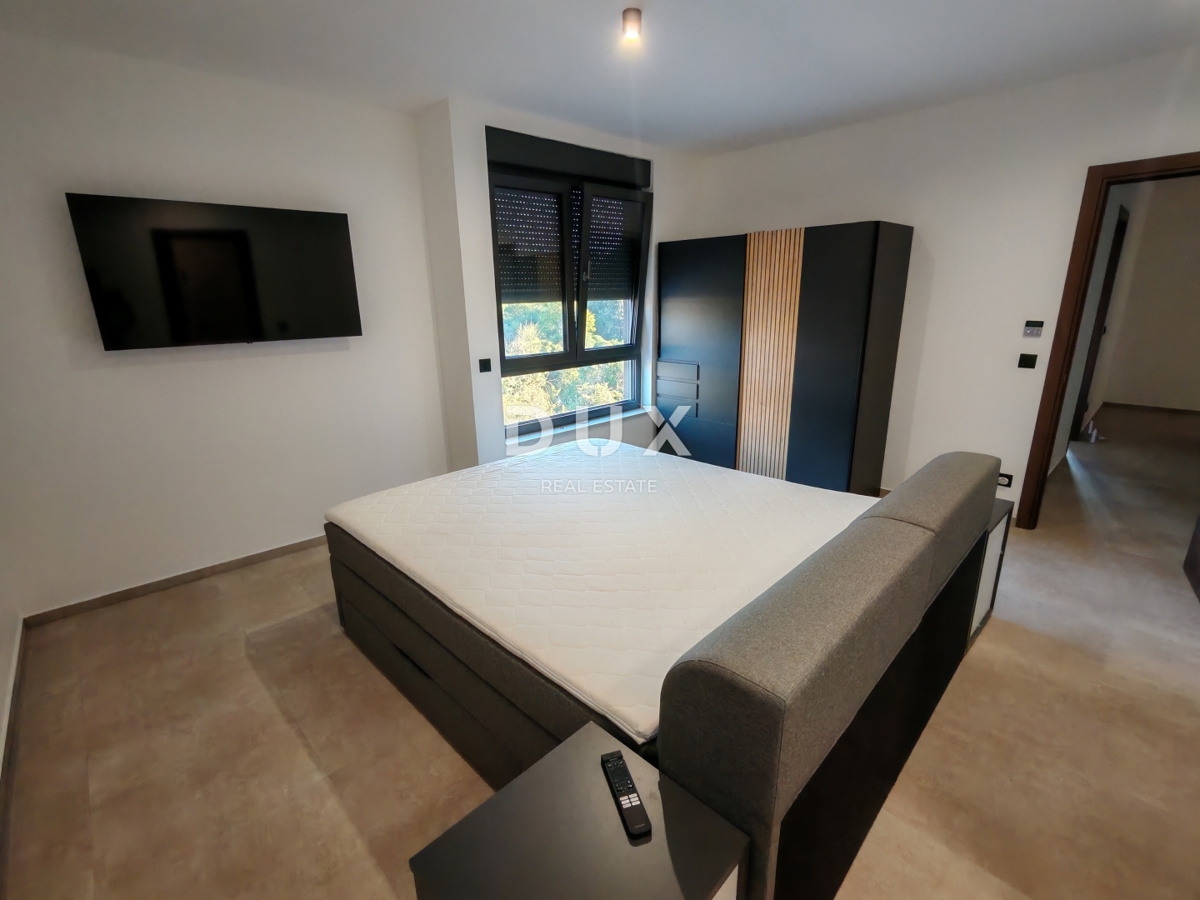 ZADAR, KOŽINO - Lussuoso appartamento a 100 metri dalla spiaggia, con piscina riscaldata e vista mare! 4 camere da letto! S1