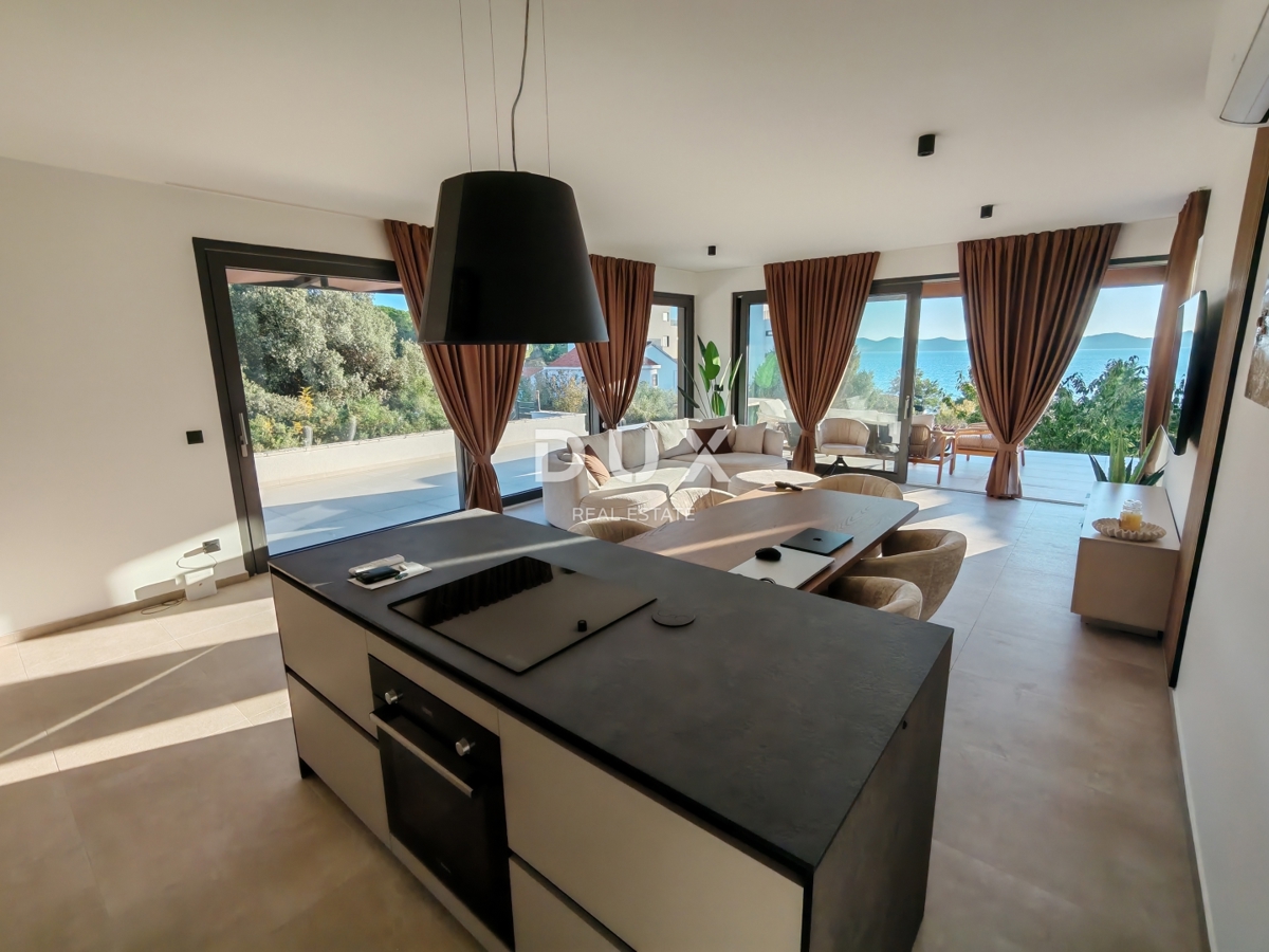 ZADAR, KOŽINO - Lussuoso appartamento a 100 metri dalla spiaggia, con piscina riscaldata e vista mare! 4 camere da letto! S1