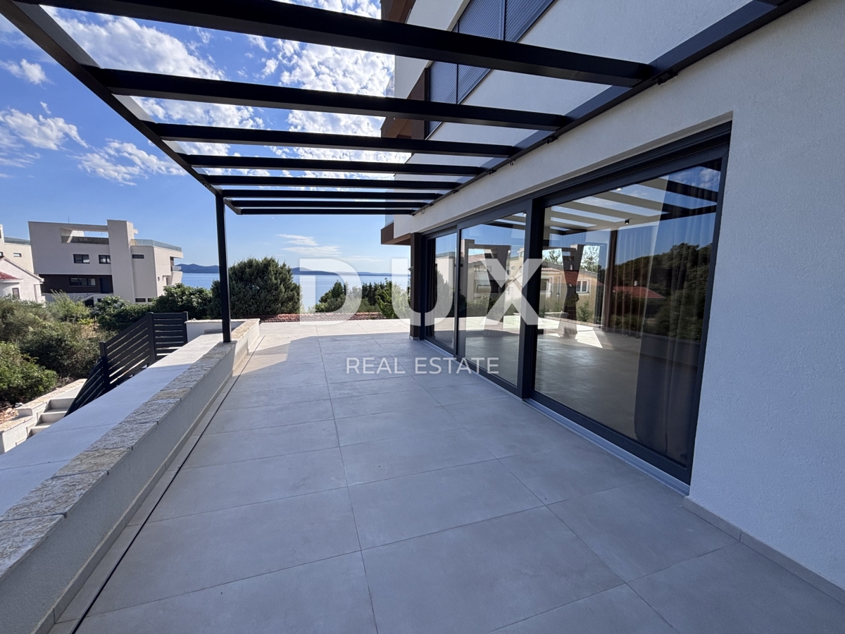 ZADAR, KOŽINO - Lussuoso appartamento a 100 metri dalla spiaggia, con piscina riscaldata e vista mare! 4 camere da letto! S1