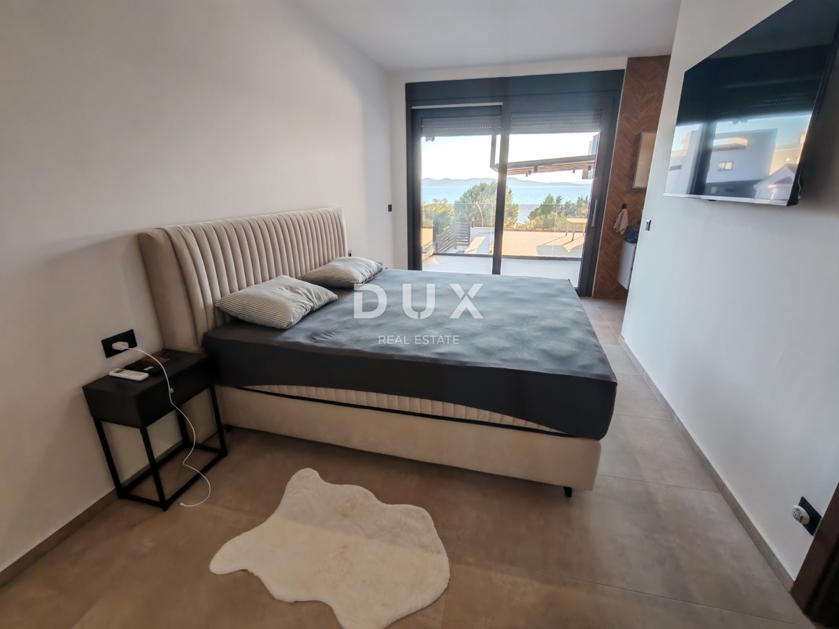 ZADAR, KOŽINO - Lussuoso appartamento a 100 metri dalla spiaggia, con piscina riscaldata e vista mare! 4 camere da letto! S1