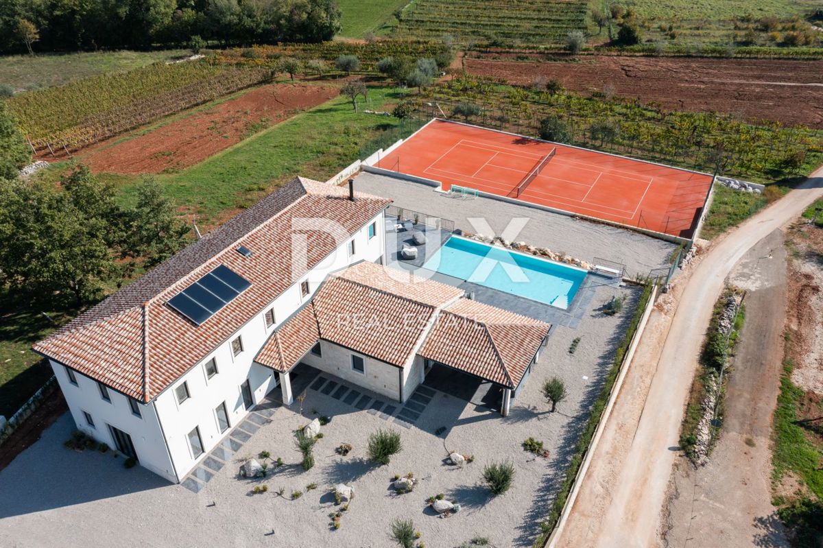 Casa Rakotule, Karojba, 435m2