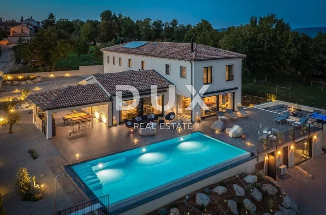 Casa Rakotule, Karojba, 435m2