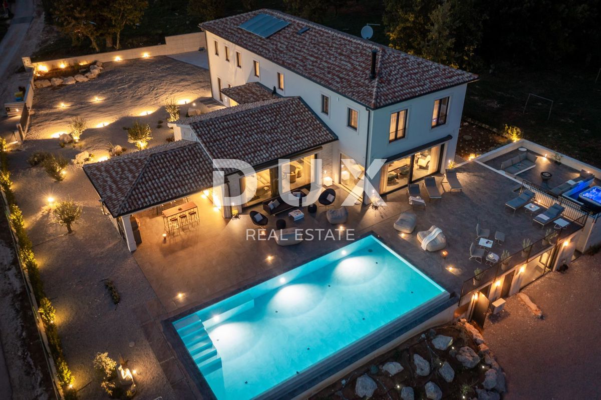 Casa Rakotule, Karojba, 435m2