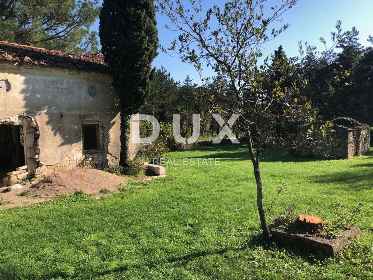 ISTRIA, KRŠAN - Casa in pietra da ristrutturare vicino al mare