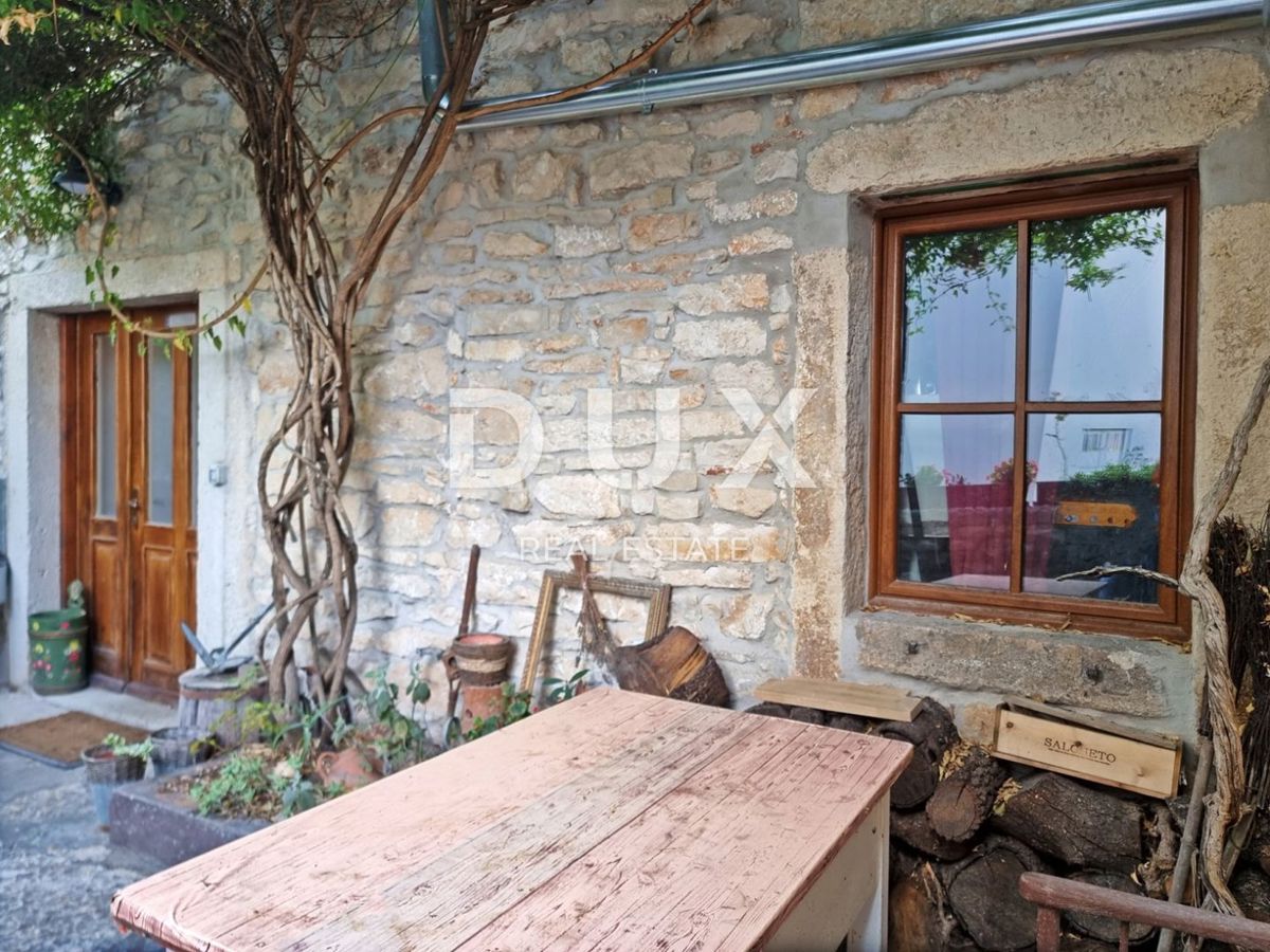 ISTRIA, MEDULINO - Casa in pietra a 500 m dal mare