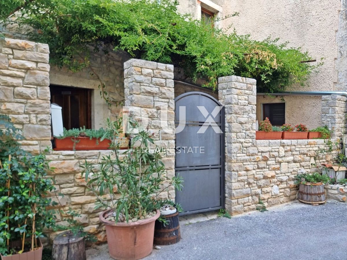 ISTRIA, MEDULINO - Casa in pietra a 500 m dal mare