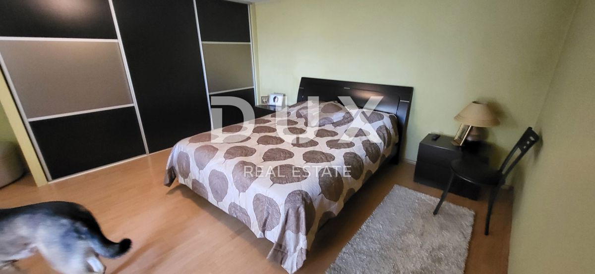 RIJEKA, KOSTRENA - Casa indipendente con bel giardino