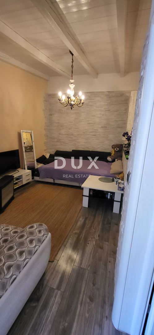 RIJEKA, KOSTRENA - Casa indipendente con bel giardino