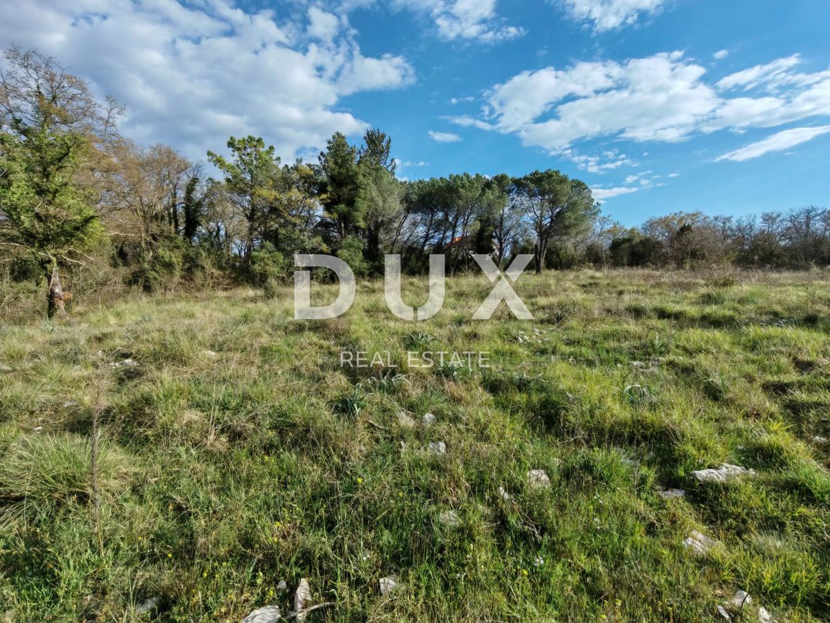ZADAR, BRIŠEVO - Bellissimo terreno edificabile in un tranquillo ambiente naturale! 1451 m2!