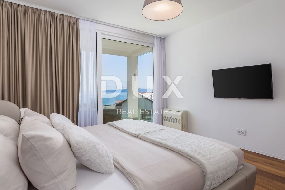 OPATIJA, IČIĆI – un moderno appartamento con piscina sul tetto in un nuovo edificio con vista mare