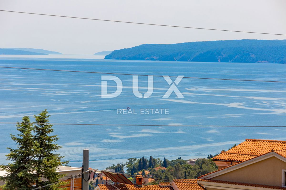 OPATIJA, IČIĆI – un moderno appartamento con piscina sul tetto in un nuovo edificio con vista mare