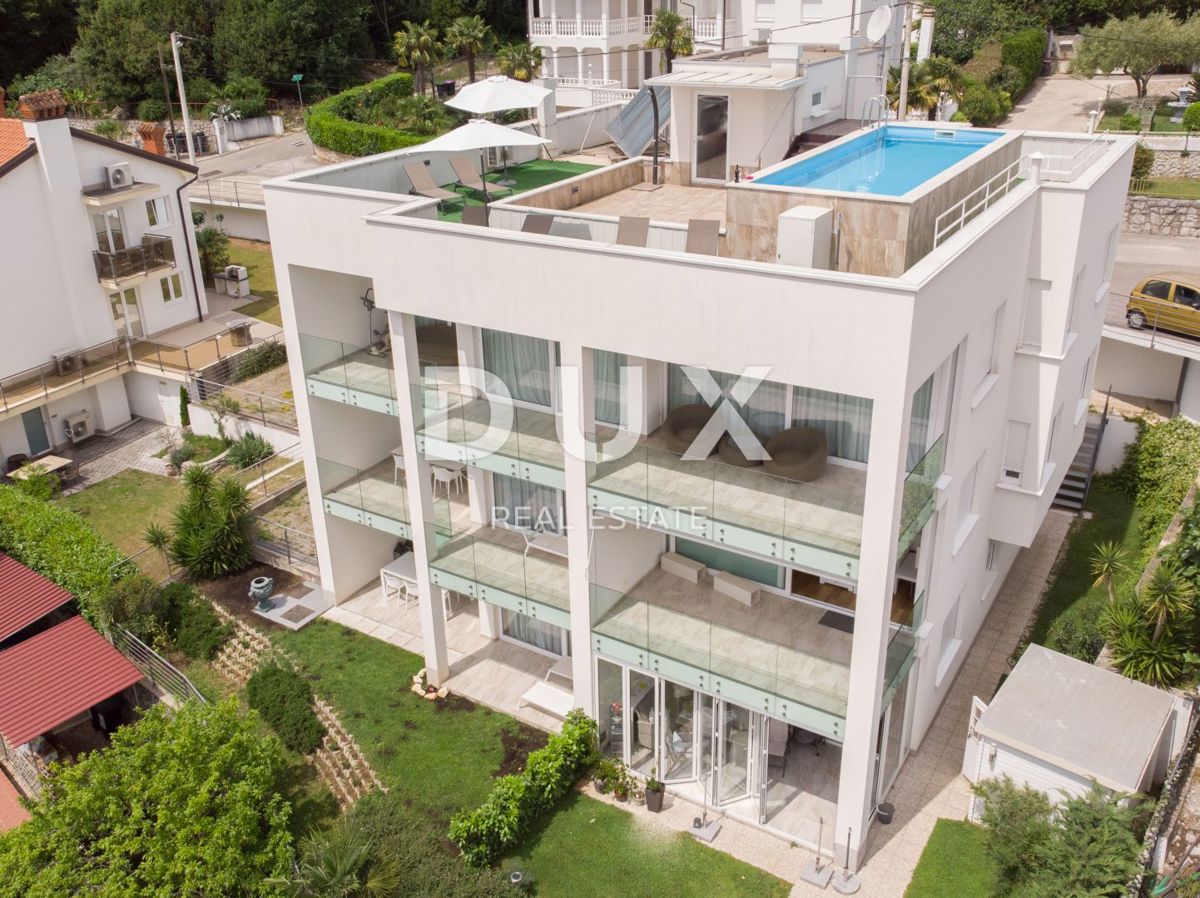 OPATIJA, IČIĆI – un moderno appartamento con piscina sul tetto in un nuovo edificio con vista mare