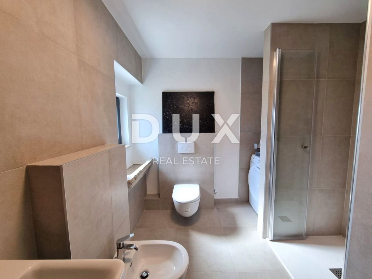 ISTRIA, PARENZO - Appartamento duplex recentemente ristrutturato