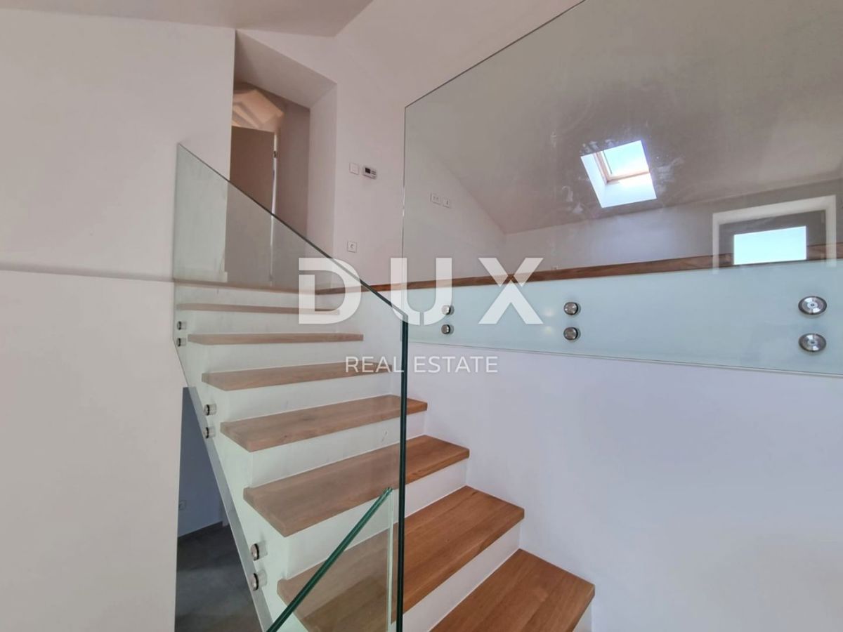 ISTRIA, PARENZO - Appartamento duplex recentemente ristrutturato