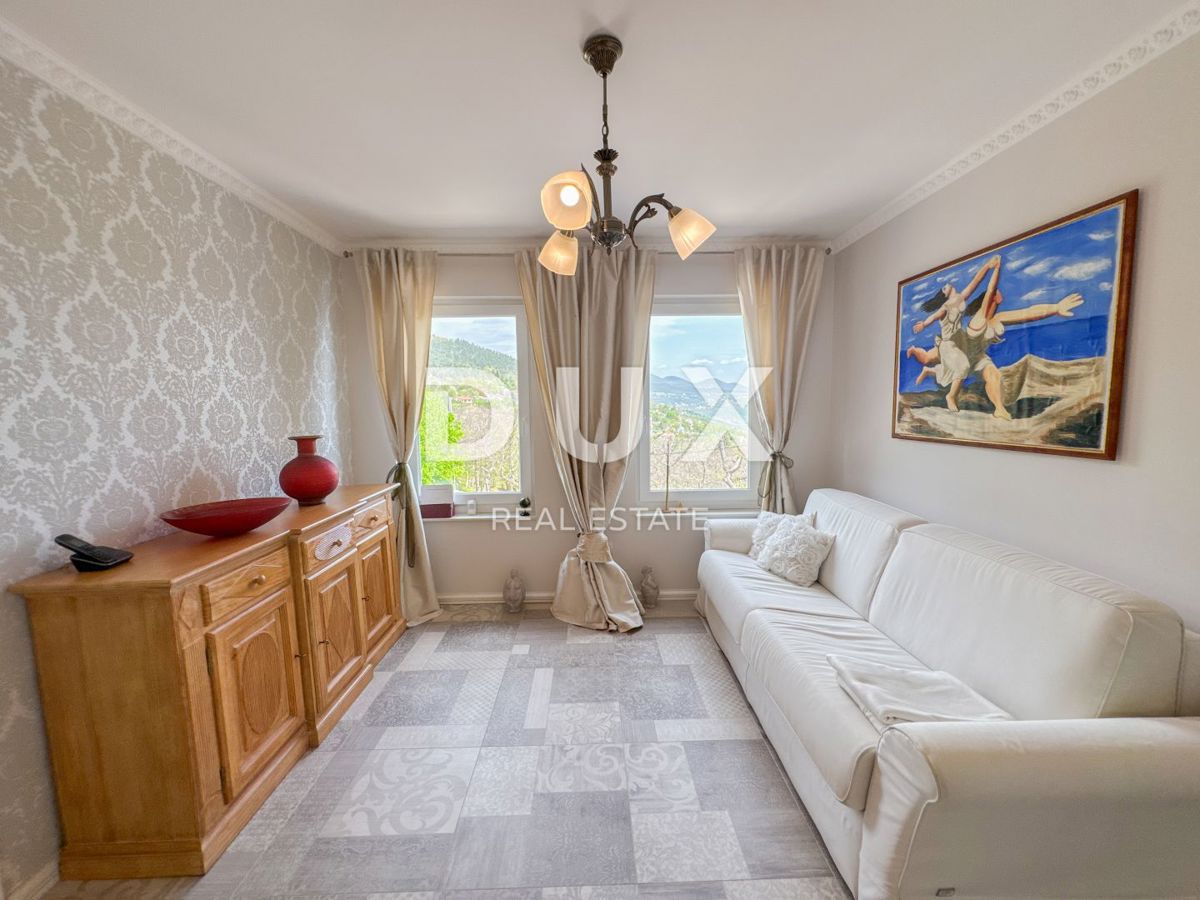 LOVRAN, LIGANJ - villa unica nella natura con piscina, vista di qualità e ulteriore potenziale di costruzione