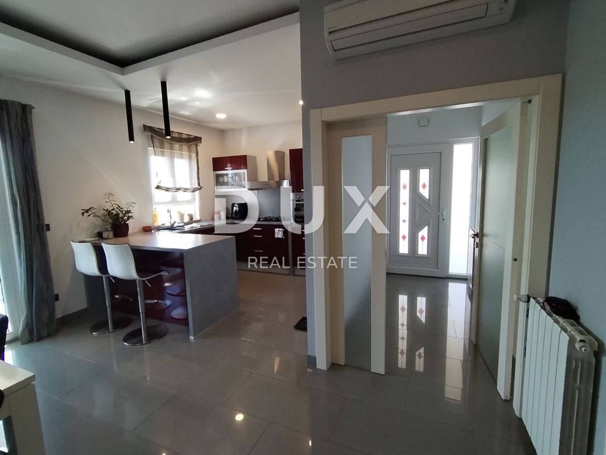 Appartamento Valdebek, Pula, 250m2