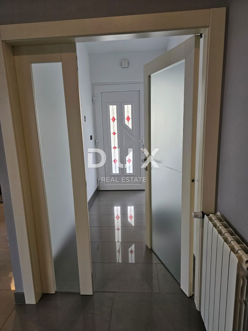 Appartamento Valdebek, Pula, 250m2