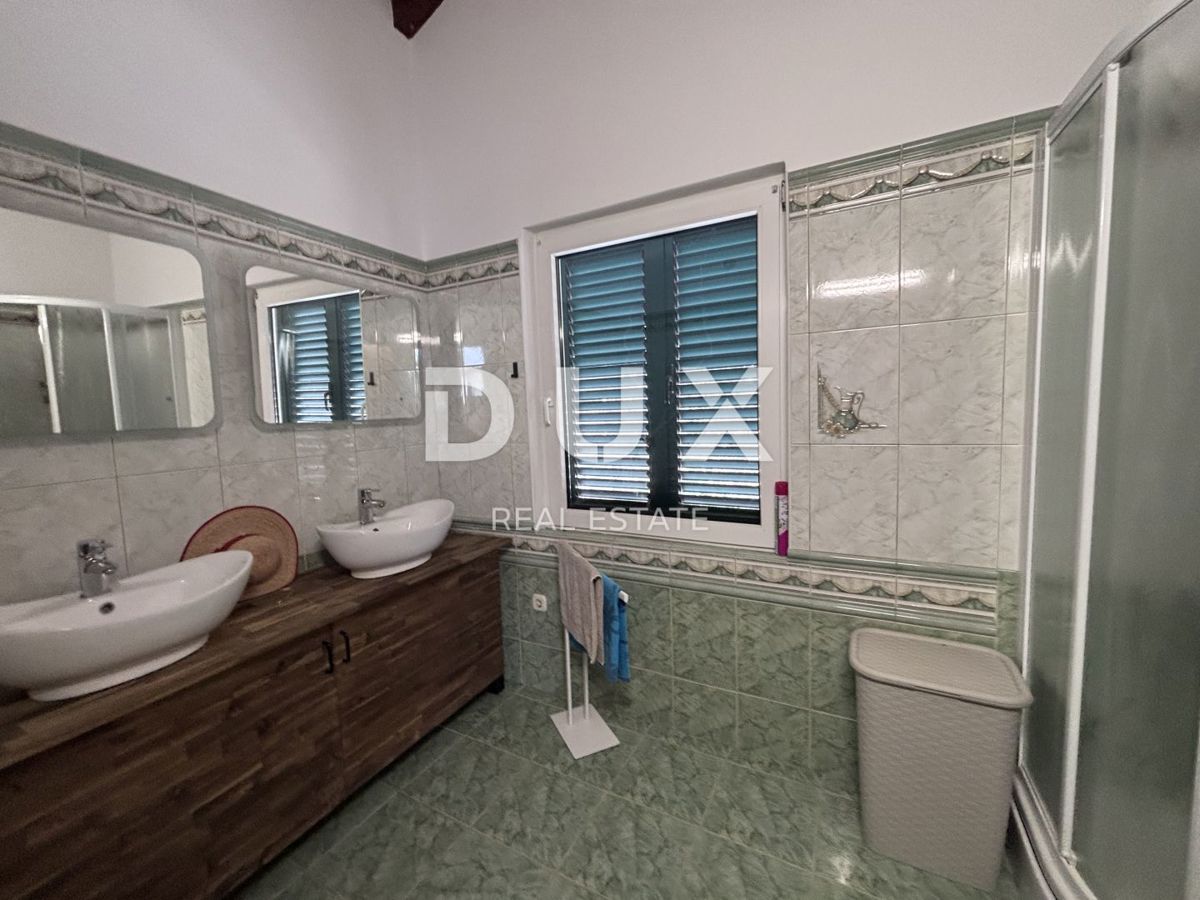 ZADAR, ZATON - Casa a due piani ristrutturata in posizione attraente