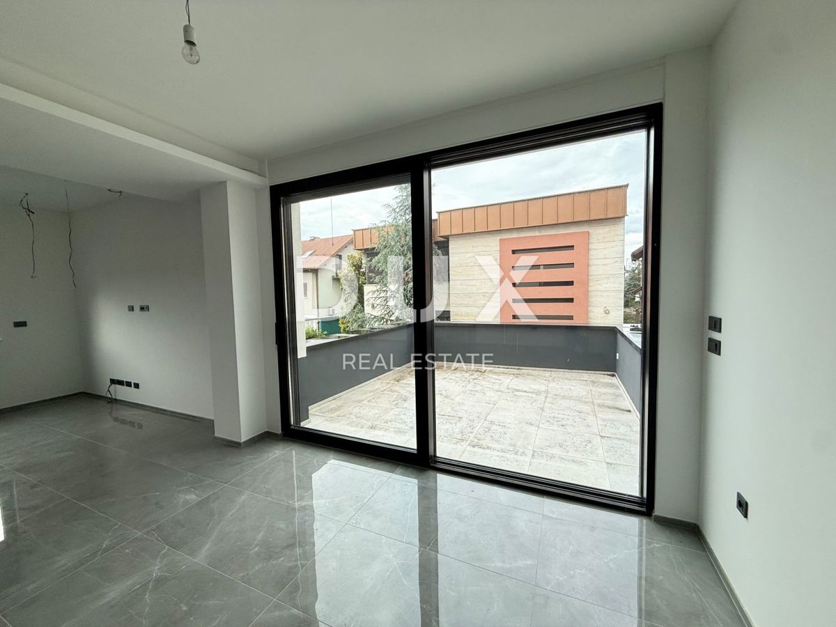 ZAGABRIA, ŠALATA - casa di lusso con terrazza sul tetto, ascensore e 3 piani - posizione privilegiata!