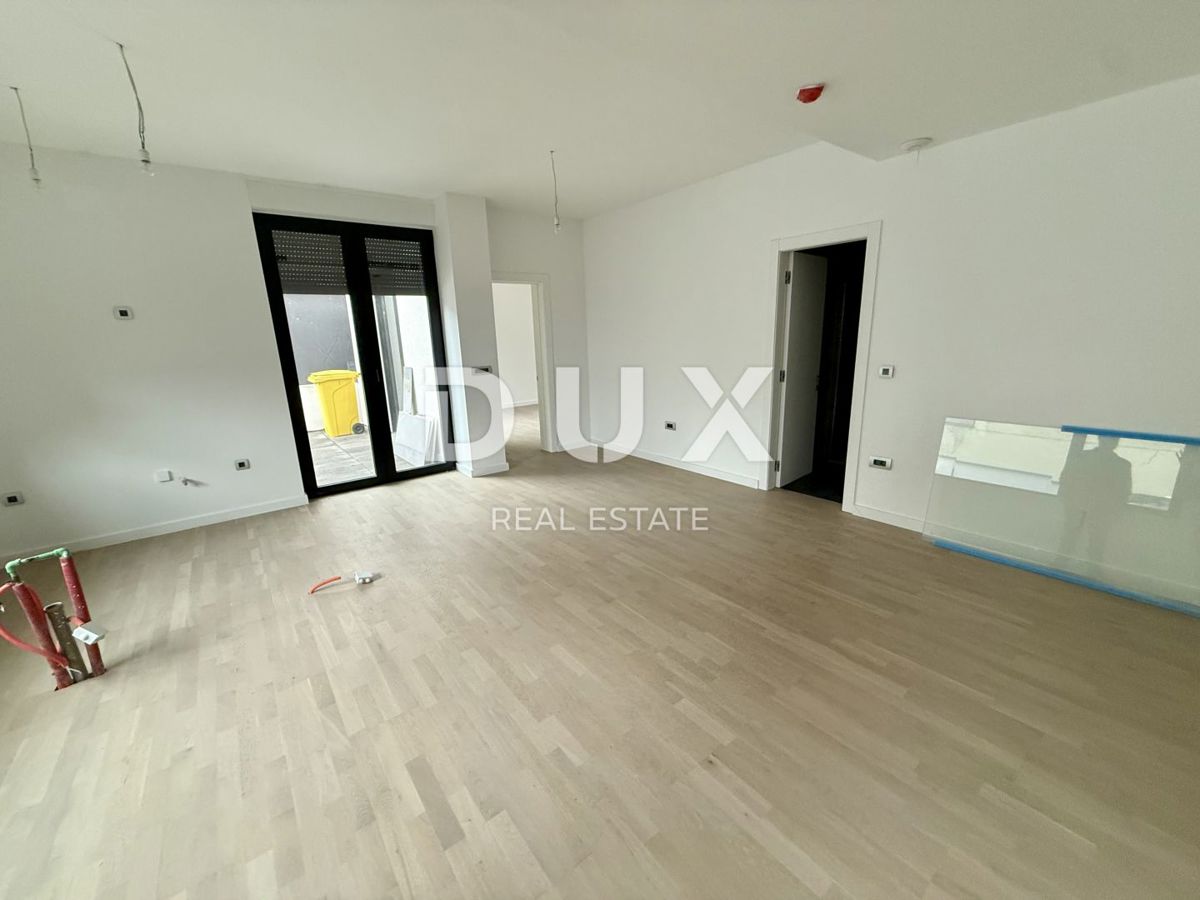 ZAGABRIA, ŠALATA - casa di lusso con terrazza sul tetto, ascensore e 3 piani - posizione privilegiata!