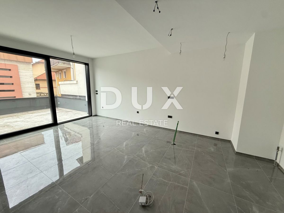 ZAGABRIA, ŠALATA - casa di lusso con terrazza sul tetto, ascensore e 3 piani - posizione privilegiata!