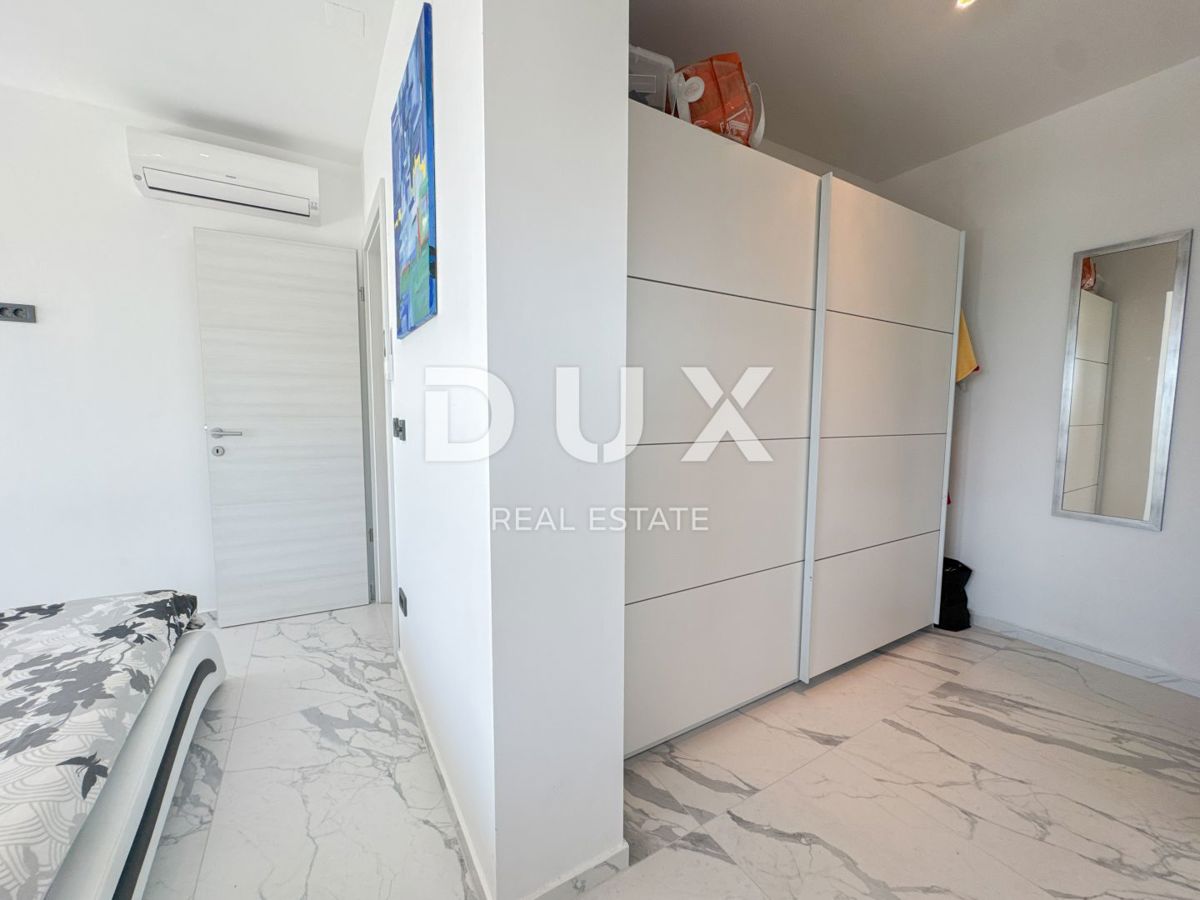 CRIKVENICA, QUARNERO - Villa moderna con piscina e vista panoramica sul mare (casa + appartamento)