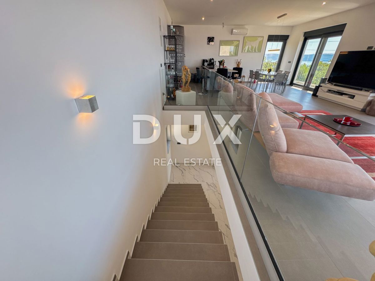 CRIKVENICA, QUARNERO - Villa moderna con piscina e vista panoramica sul mare (casa + appartamento)