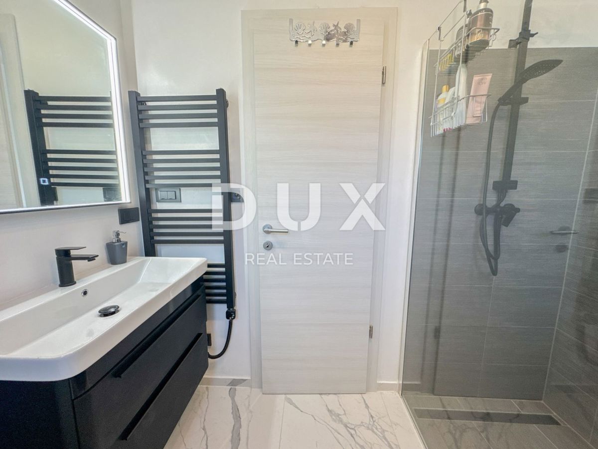 CRIKVENICA, QUARNERO - Villa moderna con piscina e vista panoramica sul mare (casa + appartamento)