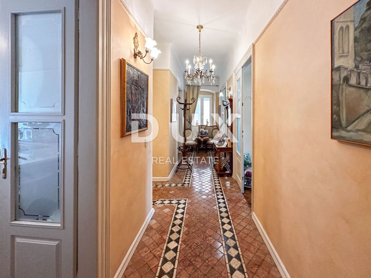 RIJEKA, CENTRO - appartamento, 4 camere da letto + soggiorno, 3° piano, ARREDATO LUSSUOSAMENTE!