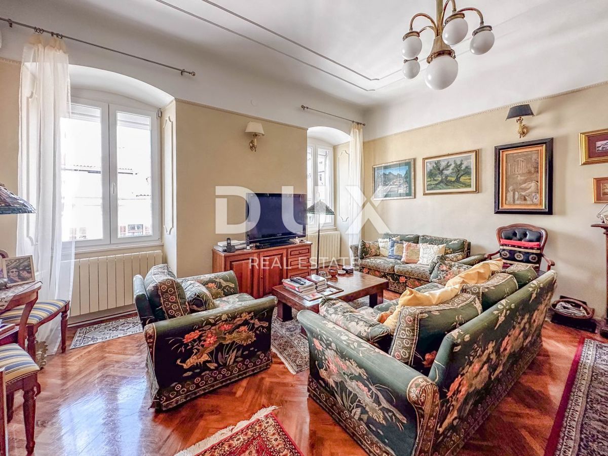 RIJEKA, CENTRO - appartamento, 4 camere da letto + soggiorno, 3° piano, ARREDATO LUSSUOSAMENTE!
