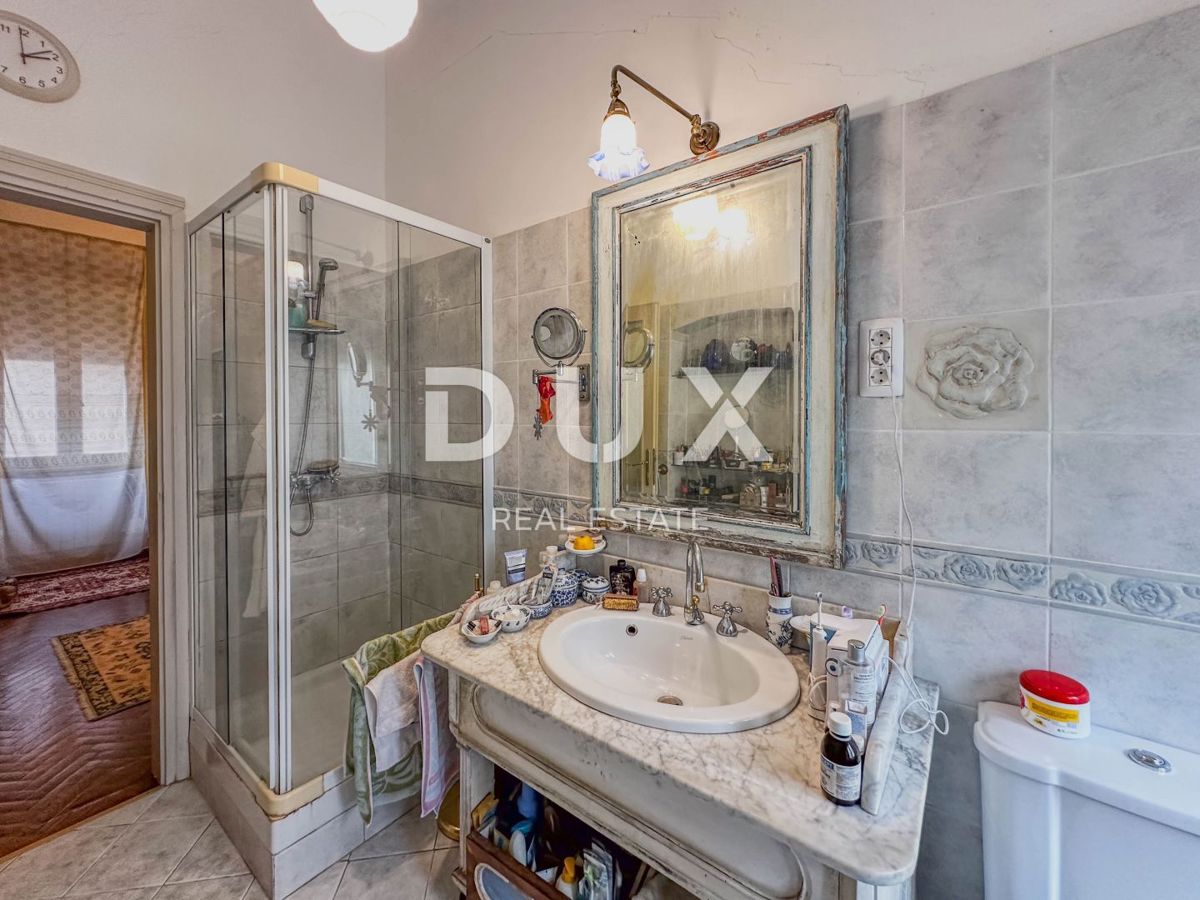 RIJEKA, CENTRO - appartamento, 4 camere da letto + soggiorno, 3° piano, ARREDATO LUSSUOSAMENTE!