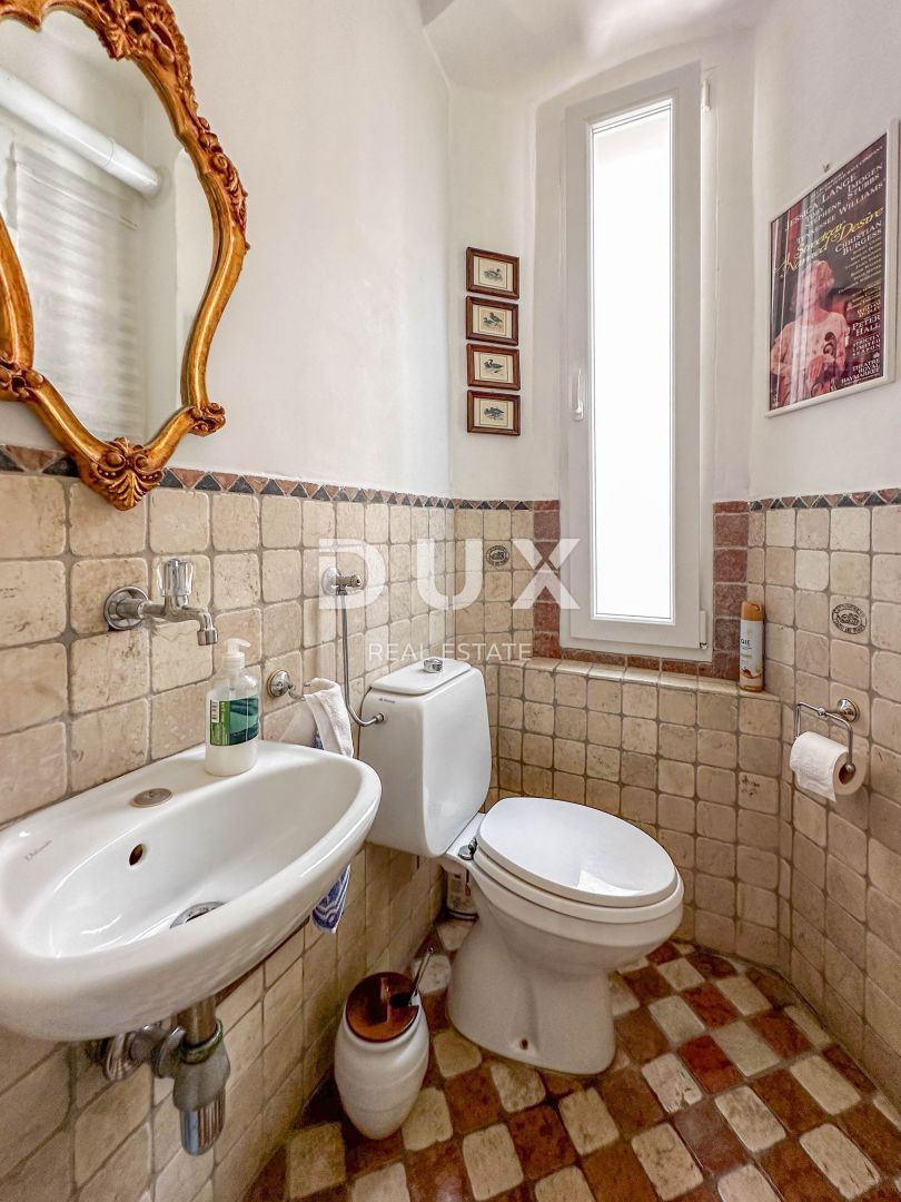 RIJEKA, CENTRO - appartamento, 4 camere da letto + soggiorno, 3° piano, ARREDATO LUSSUOSAMENTE!
