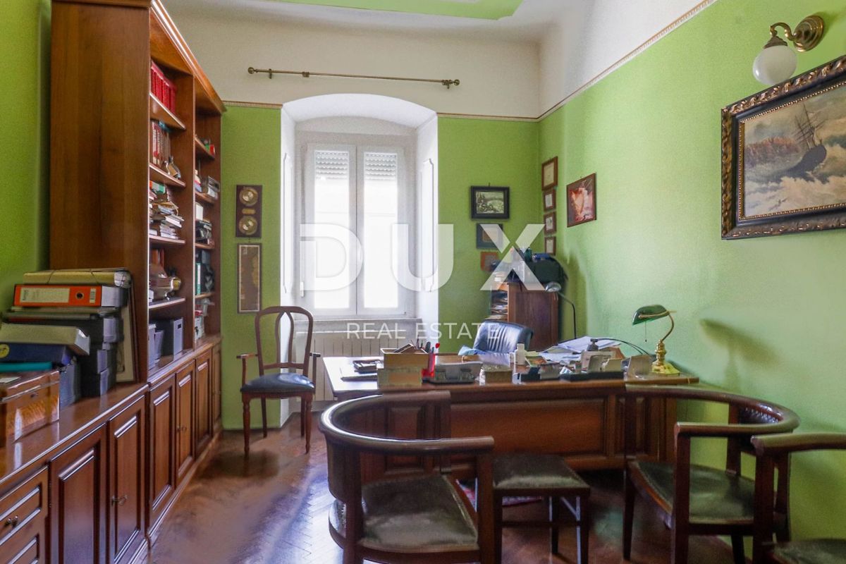 RIJEKA, CENTRO - appartamento, 4 camere da letto + soggiorno, 3° piano, ARREDATO LUSSUOSAMENTE!