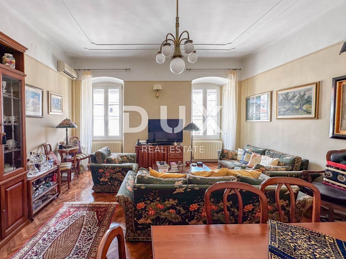 RIJEKA, CENTRO - appartamento, 4 camere da letto + soggiorno, 3° piano, ARREDATO LUSSUOSAMENTE!
