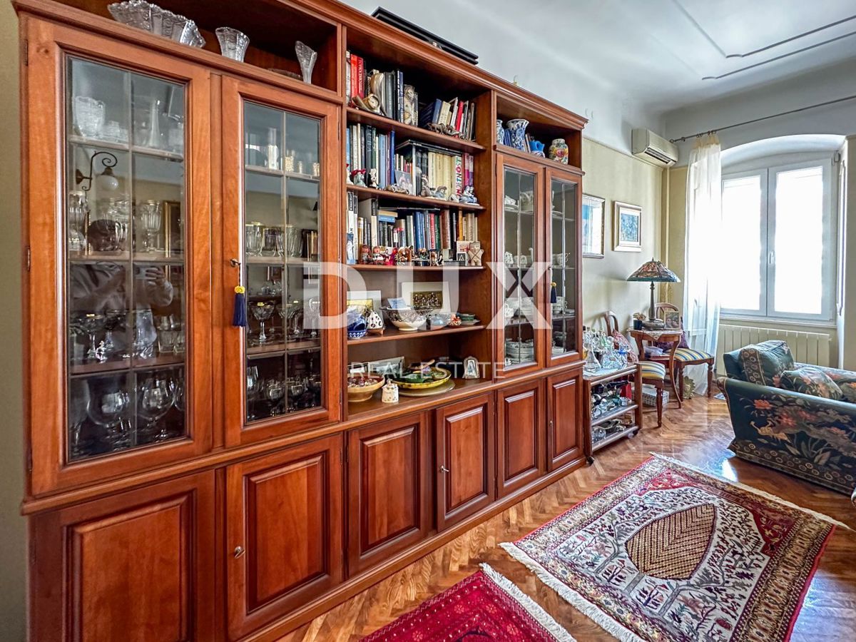 RIJEKA, CENTRO - appartamento, 4 camere da letto + soggiorno, 3° piano, ARREDATO LUSSUOSAMENTE!