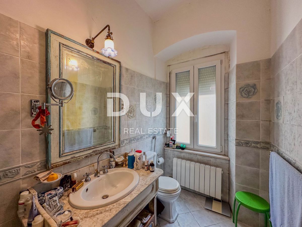 RIJEKA, CENTRO - appartamento, 4 camere da letto + soggiorno, 3° piano, ARREDATO LUSSUOSAMENTE!