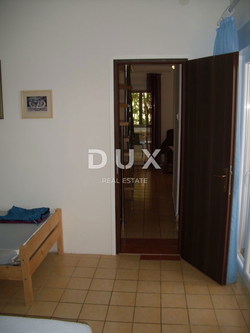 CITTÀ DI KRK - Appartamento 126 m2 con vista e 200 m dal mare
