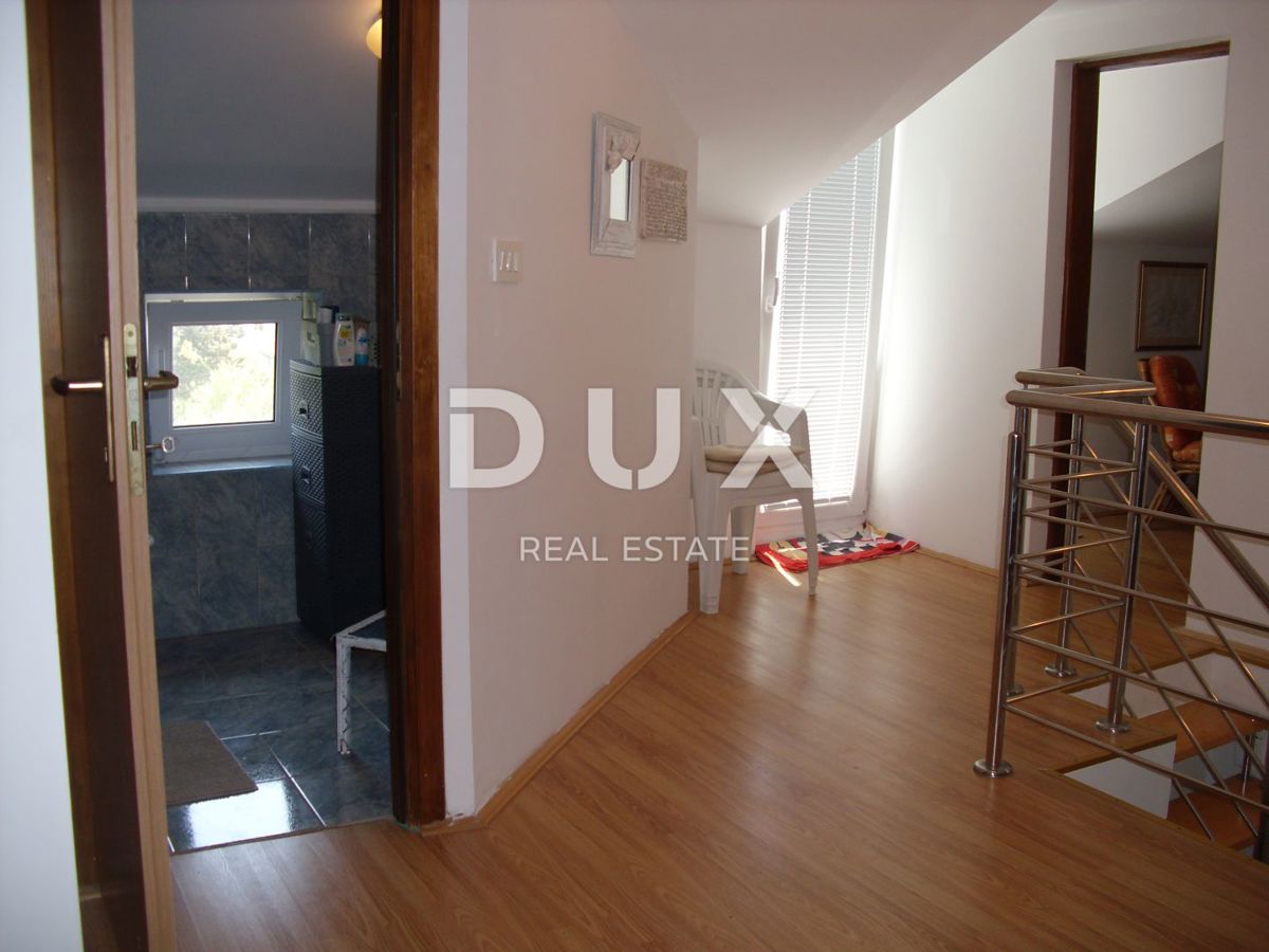 CITTÀ DI KRK - Appartamento 126 m2 con vista e 200 m dal mare