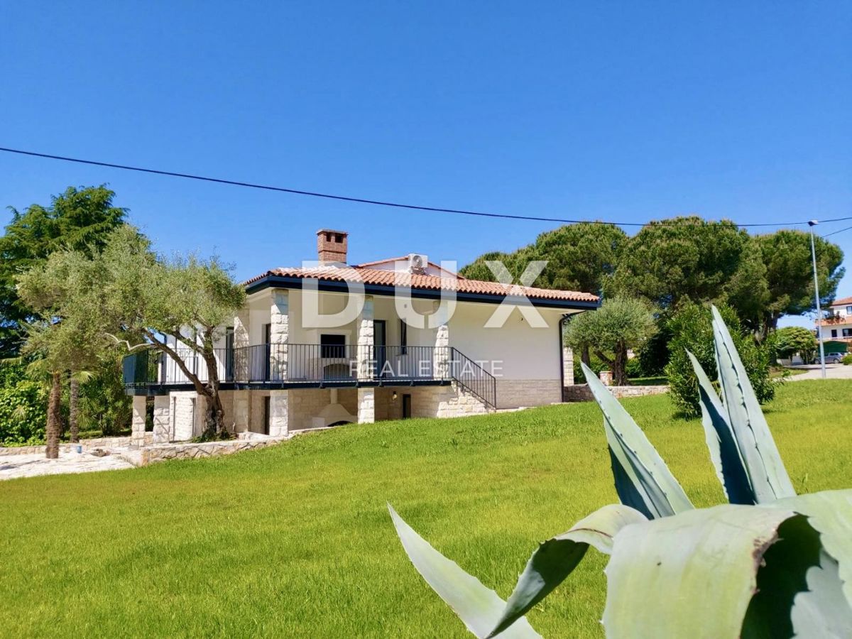 ISTRIA, UMAGO - Casa plurifamiliare con piscina vicino al mare