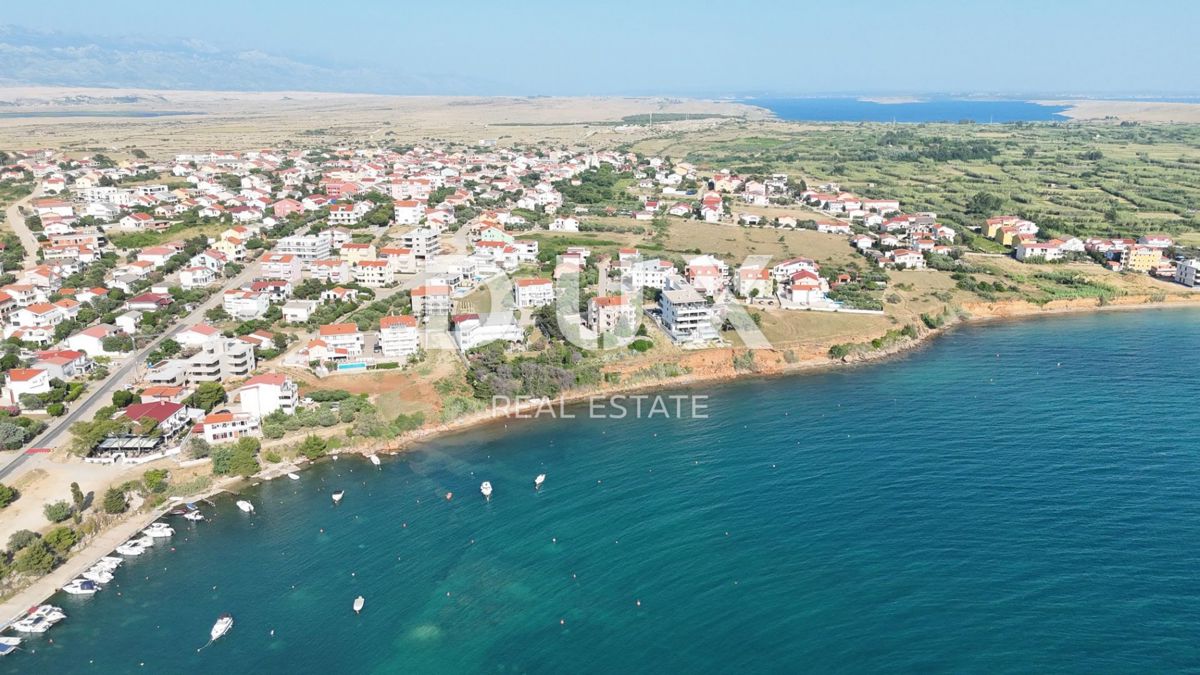 ISOLA DI PAG, POVLJANA - Appartamento duplex 83m2, 1a fila al mare