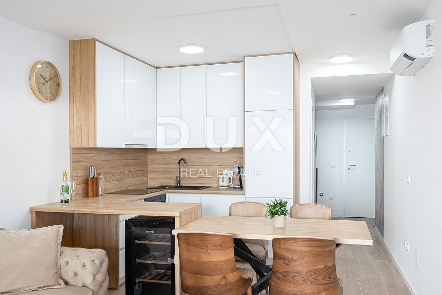 ISOLA DI PAG, POVLJANA - Appartamento duplex 83m2, 1a fila al mare
