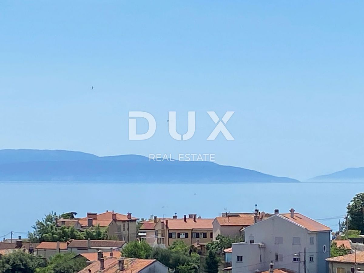 RIJEKA, ŠKURINJE - appartamento 100 m2 con vista mare, 3 camere da letto + bagno, 2 balconi! OPPORTUNITÀ!