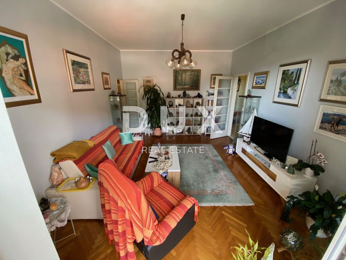 RIJEKA, ŠKURINJE - appartamento 100 m2 con vista mare, 3 camere da letto + bagno, 2 balconi! OPPORTUNITÀ!