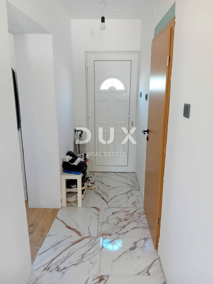STANKOVCI, ZARA - AFFARE! Affascinante casa antica ristrutturata con cortile